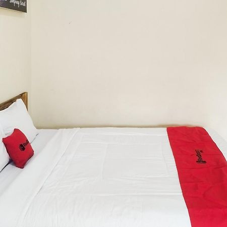 Hotel Reddoorz Syariah At Shakira Alesha Enggal Bandar Lampung Esterno foto