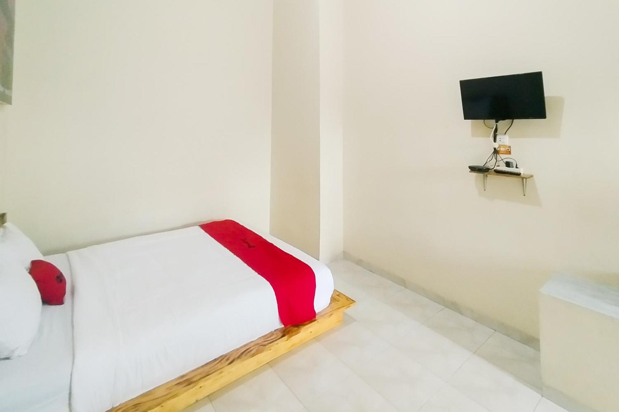 Hotel Reddoorz Syariah At Shakira Alesha Enggal Bandar Lampung Esterno foto