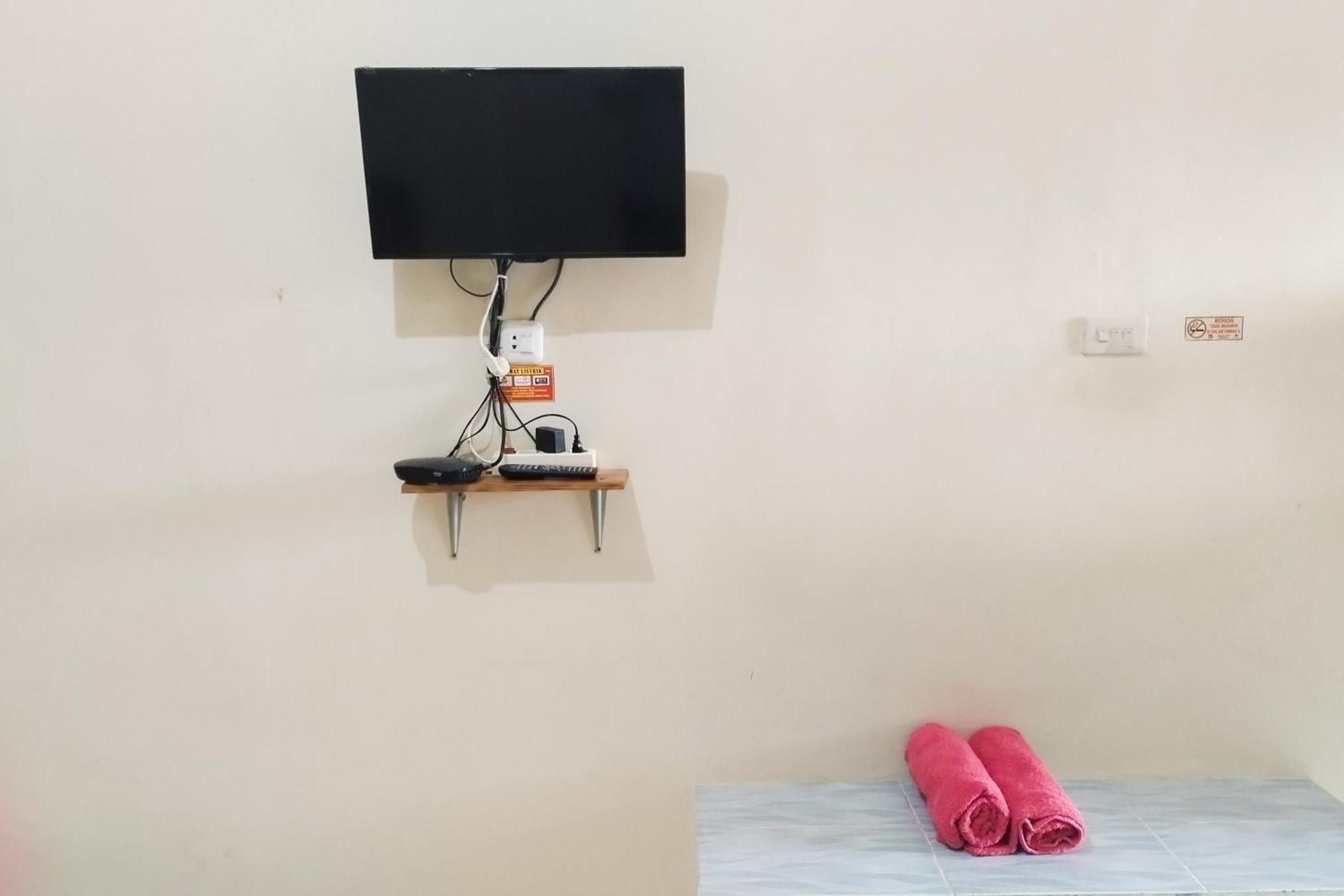 Hotel Reddoorz Syariah At Shakira Alesha Enggal Bandar Lampung Esterno foto