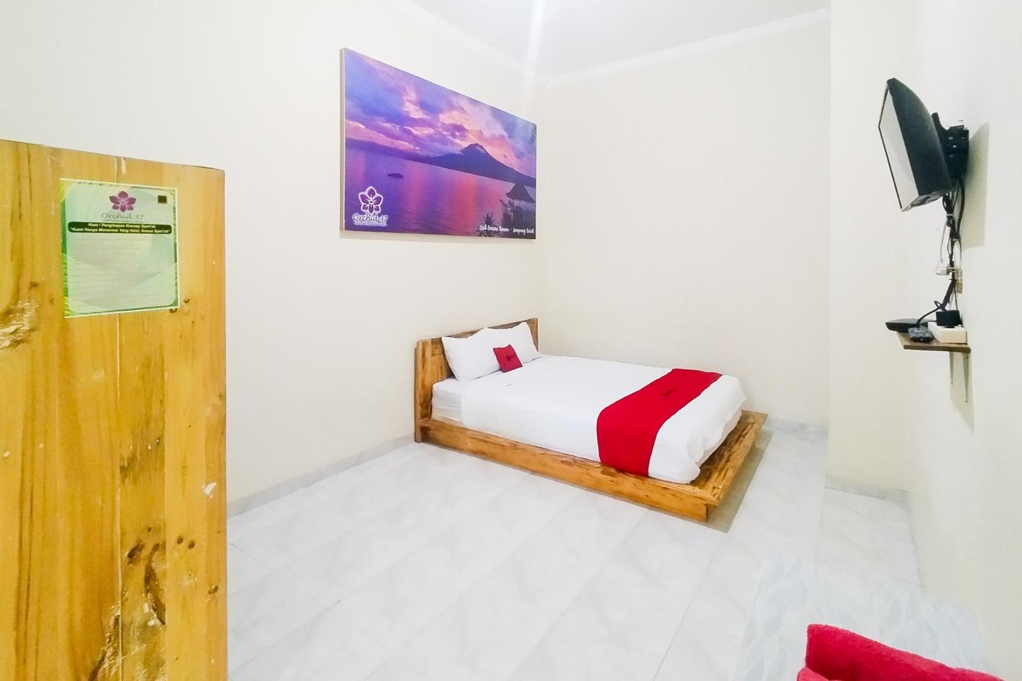 Hotel Reddoorz Syariah At Shakira Alesha Enggal Bandar Lampung Esterno foto